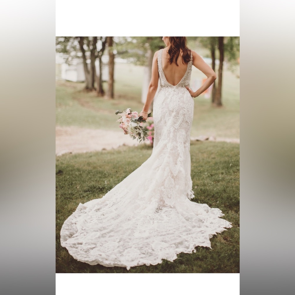 Elegant Amalia Carrara Eve of Milady White Lace Wedding Dress